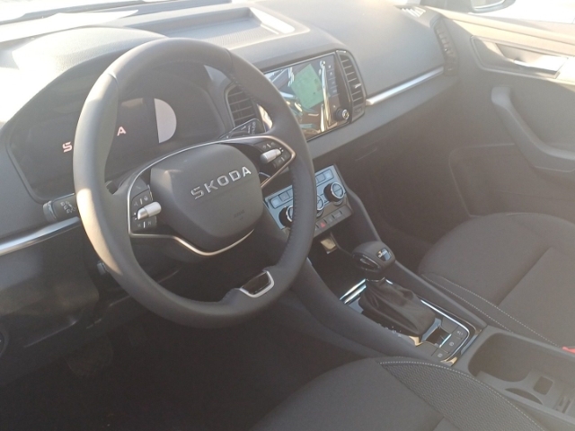 Skoda Karoq Tour 1,5 TSI 110 kW 7-Gang-DSG AHK Navi digitales Cockpit