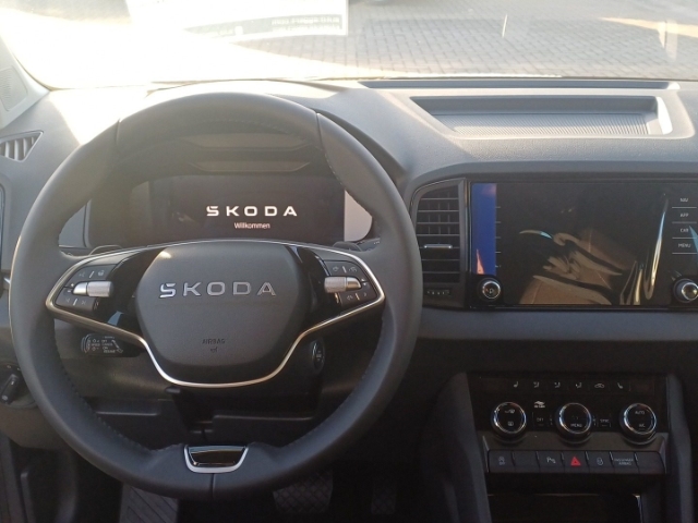Skoda Karoq Tour 1,5 TSI 110 kW 7-Gang-DSG AHK Navi digitales Cockpit