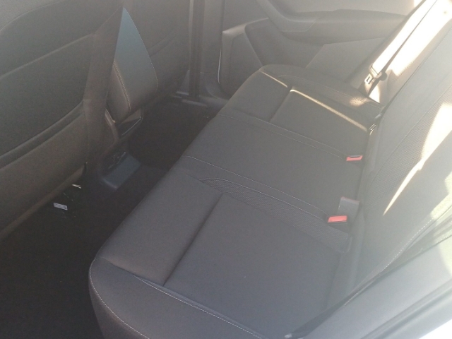 Skoda Karoq Tour 1,5 TSI 110 kW 7-Gang-DSG AHK Navi digitales Cockpit
