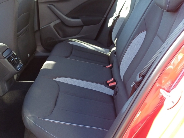 Skoda Kamiq Selection 1,0 TSI 85 kW 7-Gang-DSG digitales Cockpit LED Blendfreies Fernl.