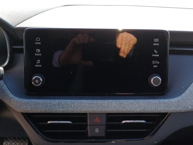 Skoda Kamiq Selection 1,0 TSI 85 kW 7-Gang-DSG digitales Cockpit LED Blendfreies Fernl.