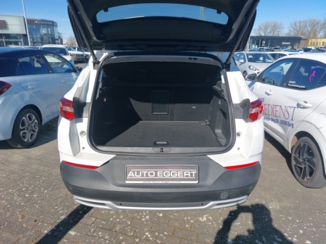 Opel Grandland INNOVATION 1.2 AUTOMATIK Navi LED 360 Kamera El. Heckklappe Apple CarPlay