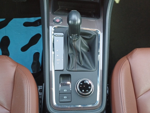 Seat Ateca Xcellence AHK-klappbar Navi Leder Soundsystem LED ACC El. Heckklappe Apple CarPlay