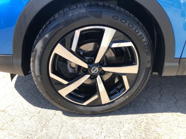 Nissan Qashqai Tekna+ 1.3 DIG-T EU6d-T Panorama Navi Memory Sitze Soundsystem Bose 360 Kamera