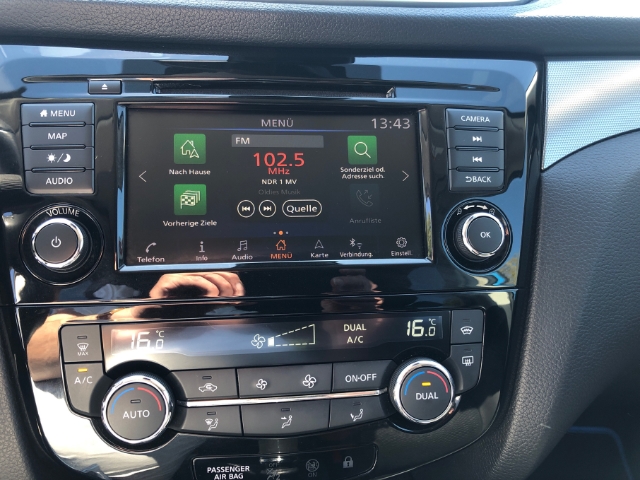 Nissan Qashqai Tekna+ 1.3 DIG-T EU6d-T Panorama Navi Memory Sitze Soundsystem Bose 360 Kamera