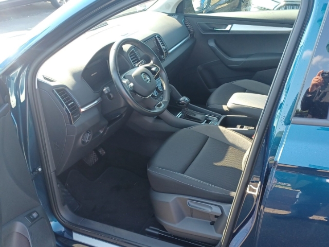 Skoda Karoq Ambition 1,5l TSI 7-Gang-DSG AHK Digitales Cockpit LED Sperrdiff.